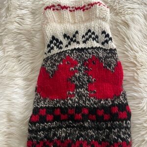 Hand Knit Dog Sweater Red and Black Pattern Chilly dog small 4-6 lbs clothes
